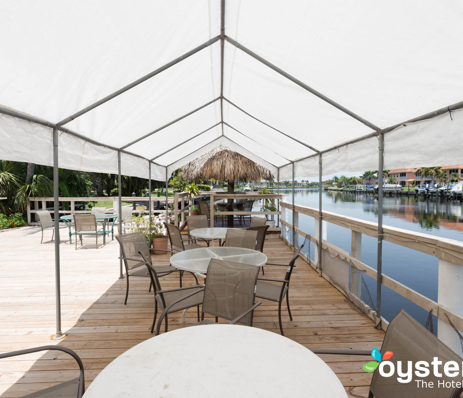 Hideaway Hotel - dock view with canopy
